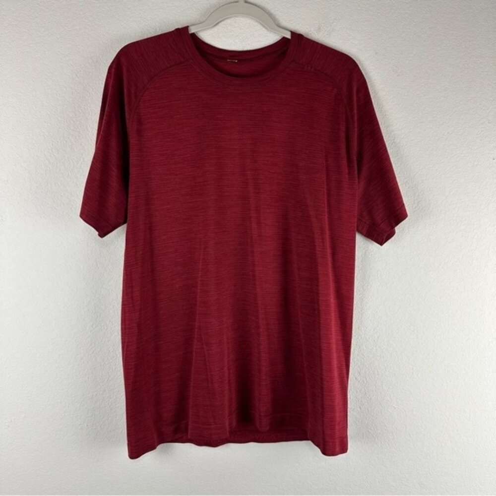 Lululemon Men’s Red Metal Vent Short Sleeve Athletic Athleisure Shirt Size Large